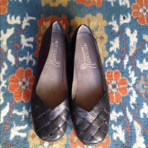 Aerosoles black leather wedges